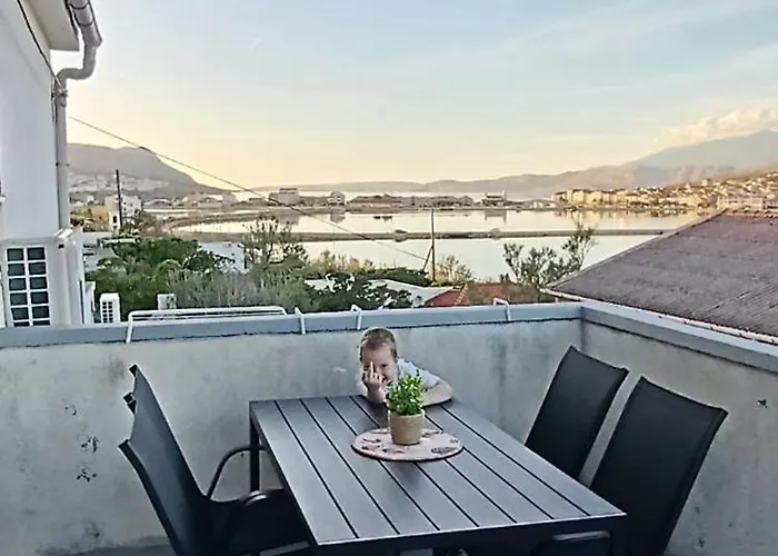 Aparmani Dani 2 아파트 *